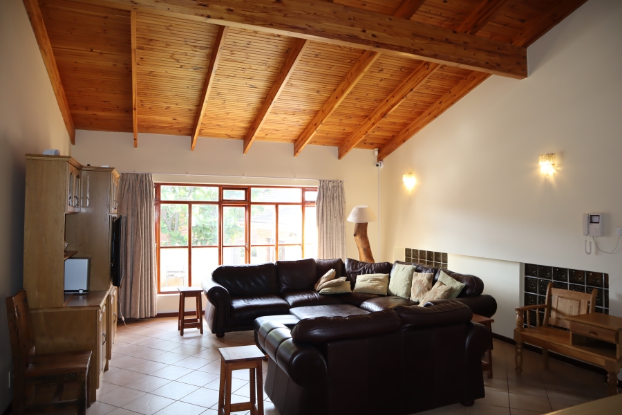 5 Bedroom Property for Sale in Wavecrest Eastern Cape